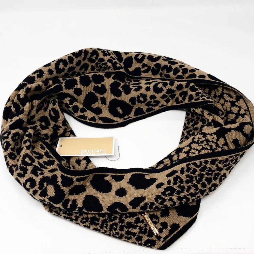 Michael Kors Infinity Scarf Leopard Reversible Winter Warm Fashion Animal Print
